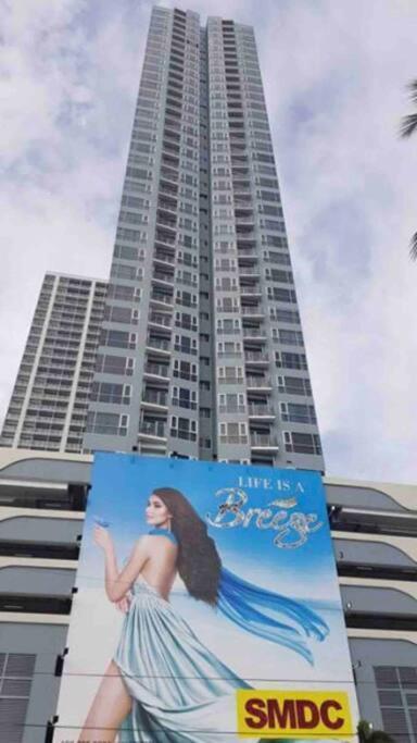 Breeze Residences - 1Br Unit With Balcony -Top Floor 马尼拉 外观 照片