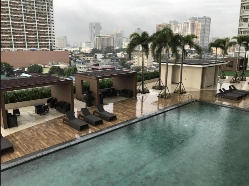 Breeze Residences - 1Br Unit With Balcony -Top Floor 马尼拉 外观 照片