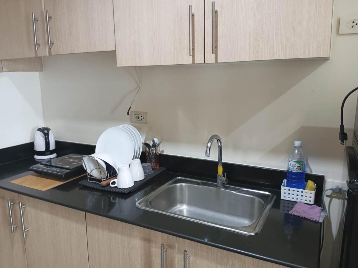 Breeze Residences - 1Br Unit With Balcony -Top Floor 马尼拉 外观 照片