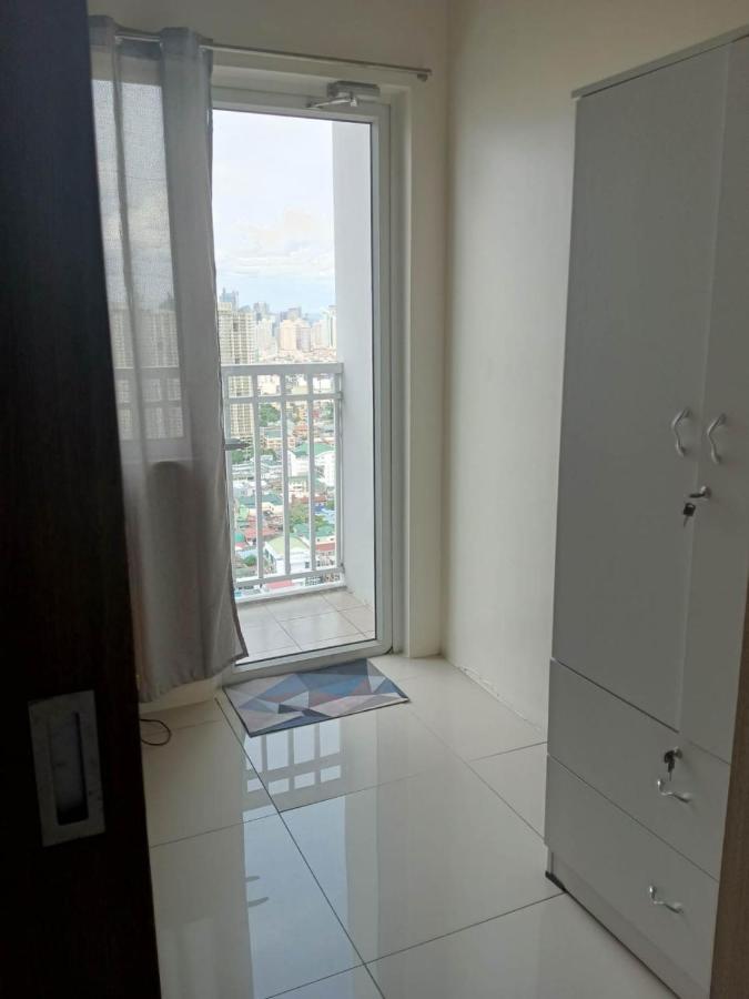 Breeze Residences - 1Br Unit With Balcony -Top Floor 马尼拉 外观 照片